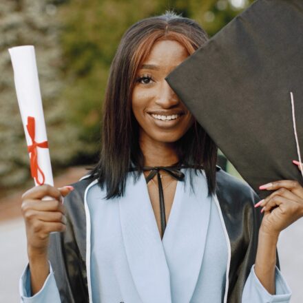 𝐅𝐮𝐭𝐮𝐫𝐬 𝐛𝐚𝐜𝐡𝐞𝐥𝐢𝐞𝐫𝐬, 𝐜𝐡𝐞𝐫𝐬 𝐩𝐚𝐫𝐞𝐧𝐭𝐬… 𝐒𝐓𝐎𝐏 𝐀𝐔 𝐒𝐓𝐑𝐄𝐒𝐒 !